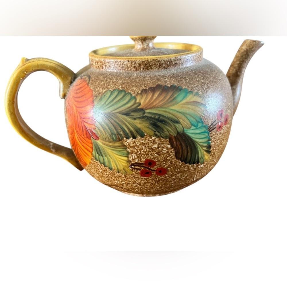 Vintage English Teapot with Leaf and Berry Design - Picture 2 of 6